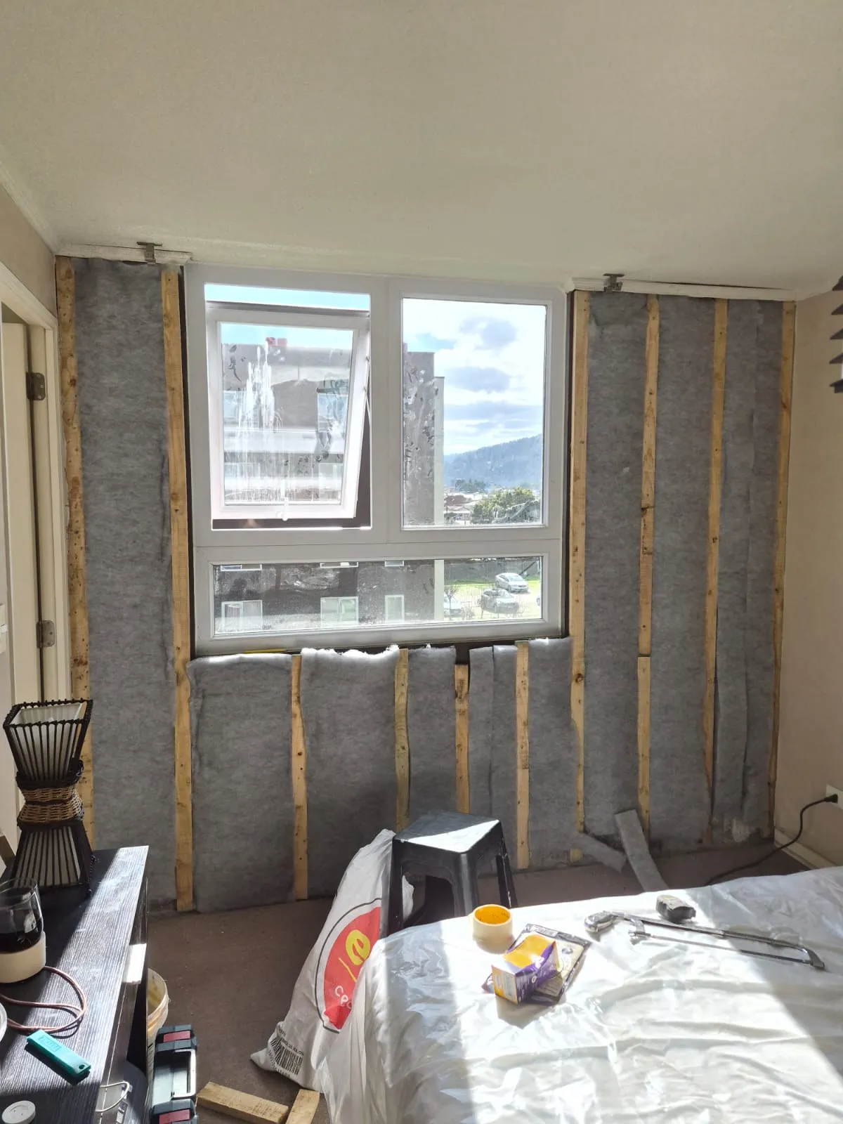 Ventana instalada sobre tabique con aislación